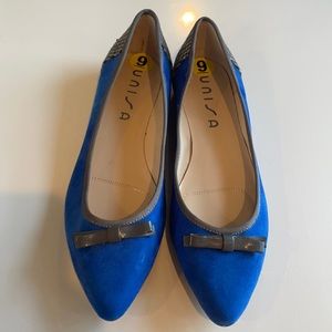 NWOB Blue Microfiber Unisa Flats